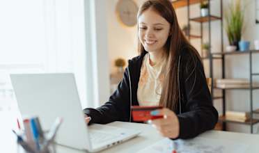 How to Build Credit in College: 7 Essential Tips for Students